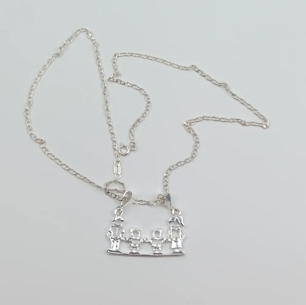 925 sterling silver Family pendant necklace Mom and Dad and‎ two boys